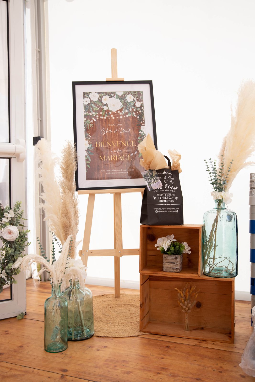 Salle de réception décorée pour mariage